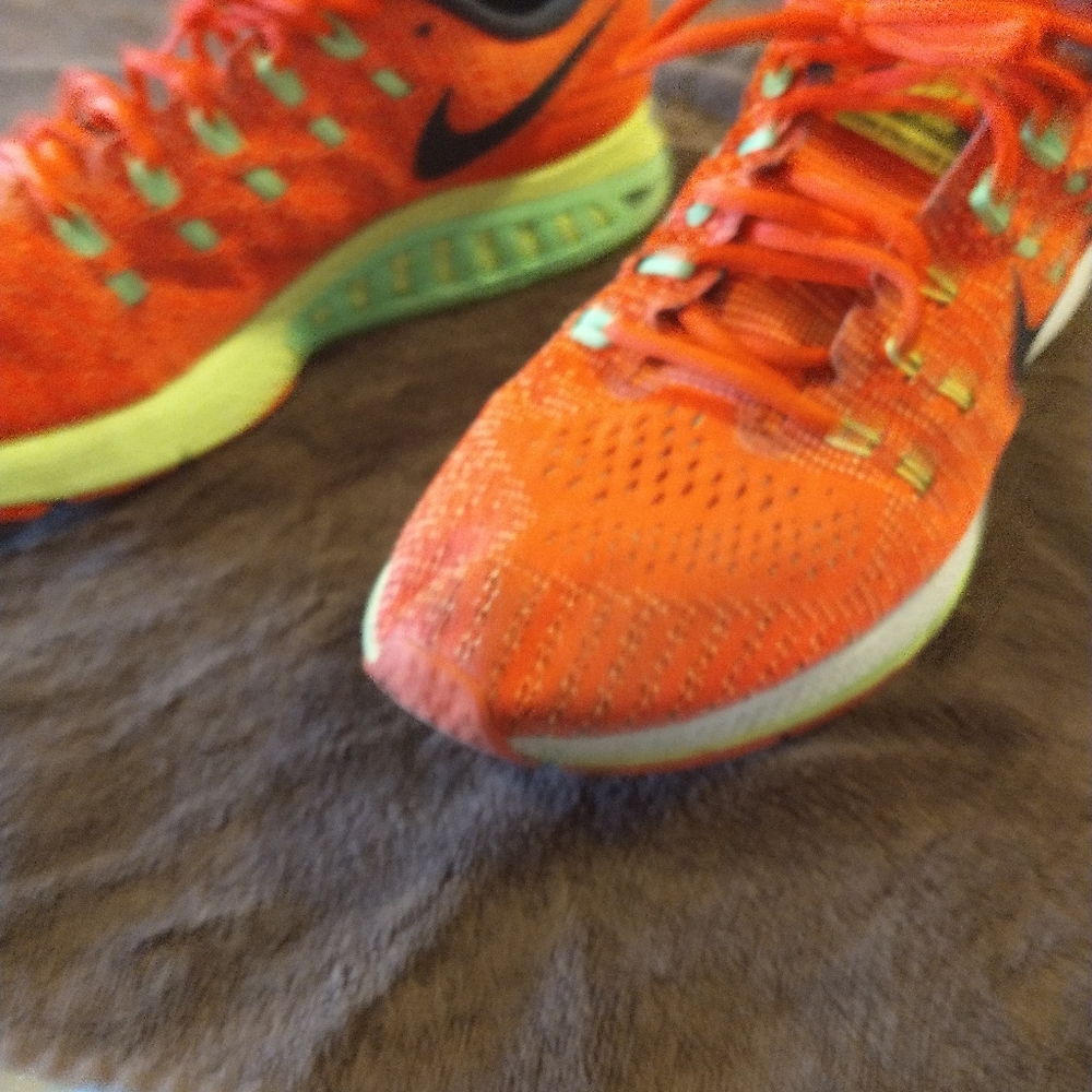 Shoes - Picture 3 of 8